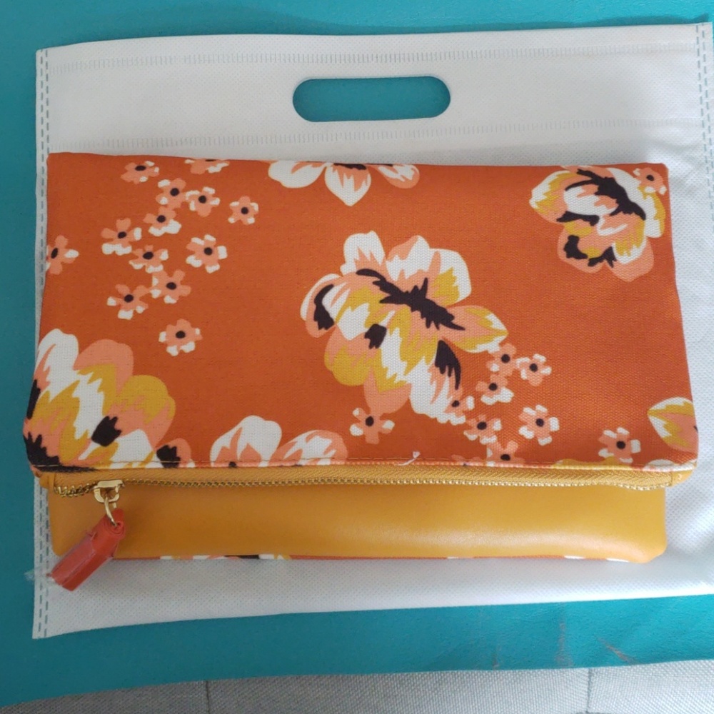 SALE🤩RACHEL PALLY REVERSIBLE CLUTCH - ZAHARA